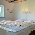 2 Bedroom Beautiful In * ריבה