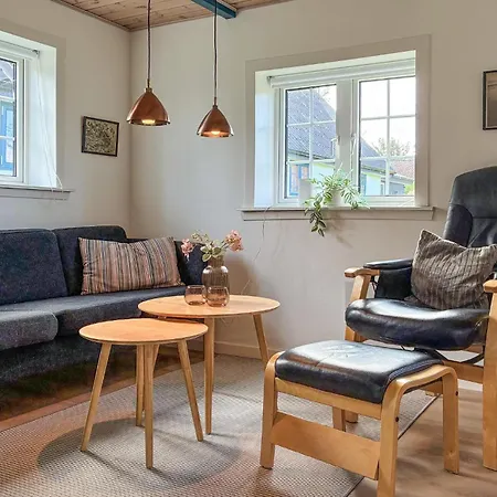 2 Bedroom Beautiful In 度假居