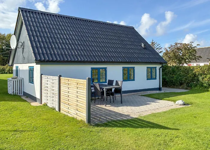 Дом отдыха 2 Bedroom Beautiful In *