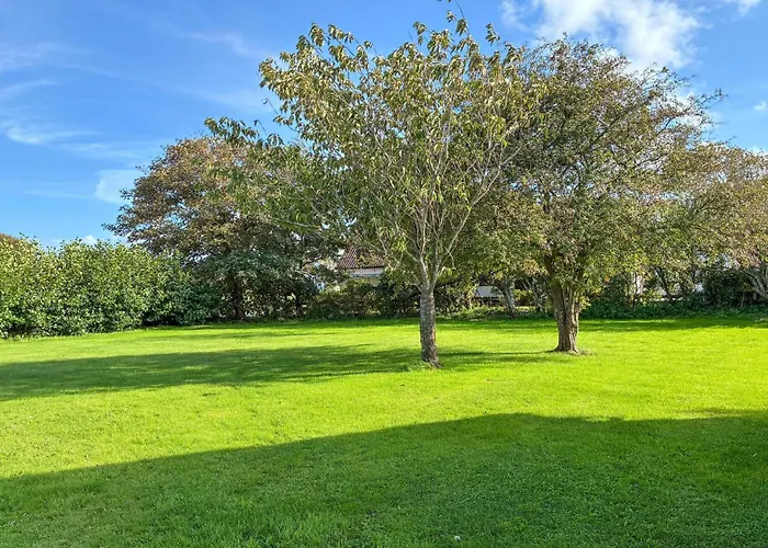 Дом отдыха 2 Bedroom Beautiful In