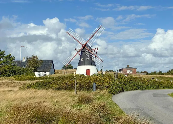 Дом отдыха 2 Bedroom Beautiful In *